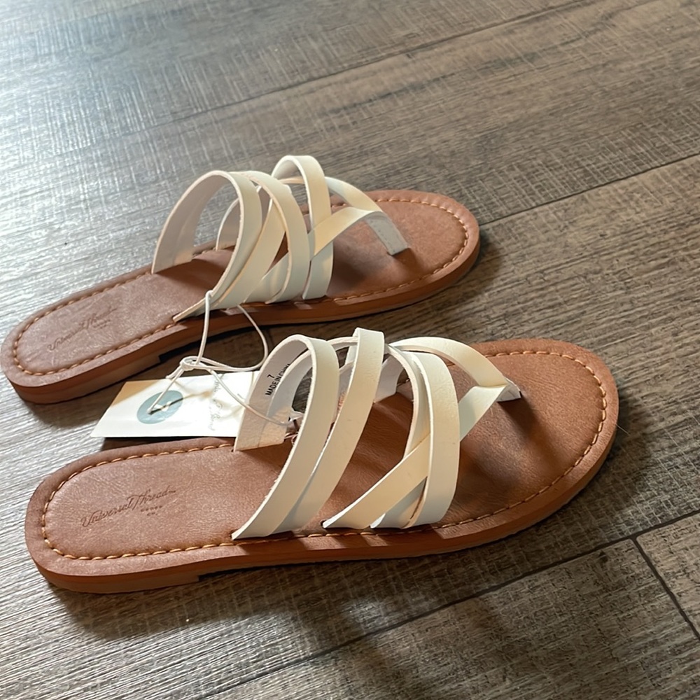 Women’s universal thread white sandals - Picture 3 of 3